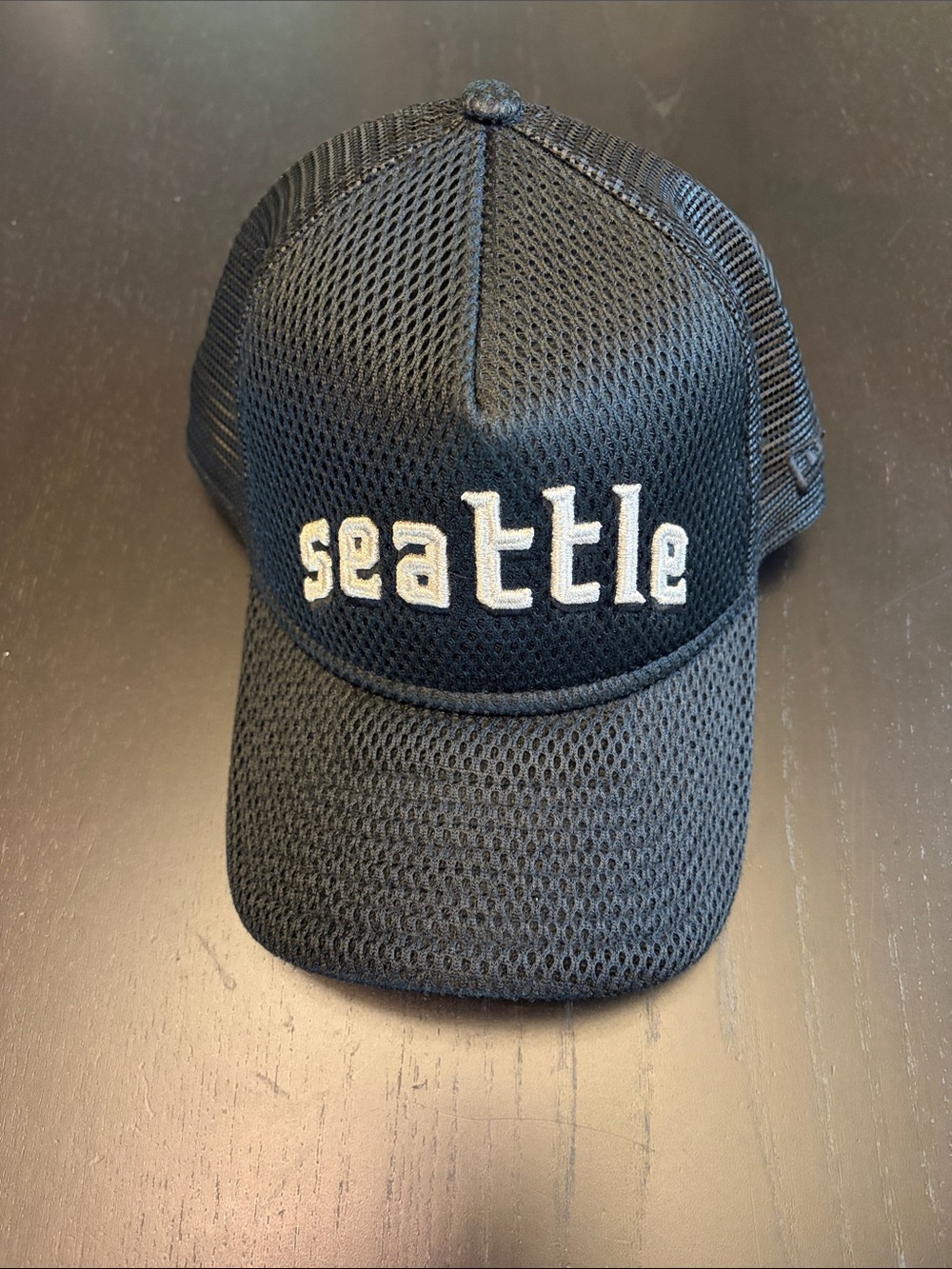 New Era 9Forty Adjustable Seattle Mariners Trucker Hat EUC
